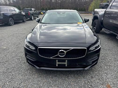 2018 Volvo S90 T5 Momentum