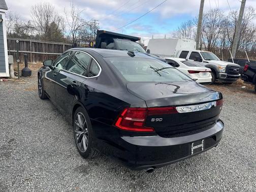 2018 Volvo S90 T5 Momentum