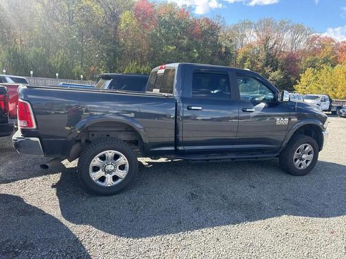 2018 RAM 2500 Laramie Crew Cab 4x4 6'4' Box