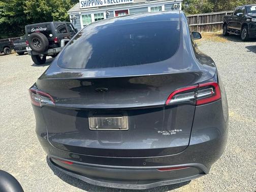 2021 Tesla Model Y Long Range Dual Motor All-Wheel Drive