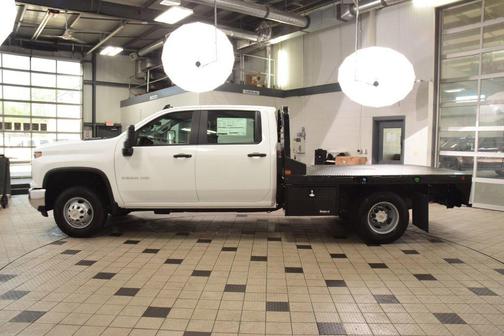 Summit White 2026 Chevrolet Silverado 3500 WT