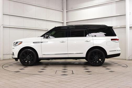 Pristine White Metallic Tri-Coat 2024 Lincoln Navigator Black Label