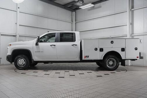 2025 Chevrolet Silverado 3500 WT