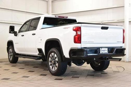 2024 Chevrolet Silverado 2500 Custom