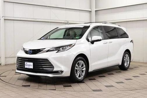 2025 Toyota Sienna Limited