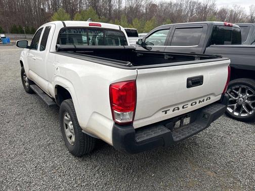 2017 Toyota Tacoma SR