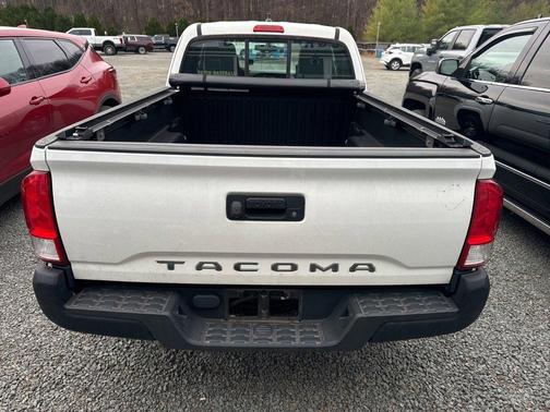 2017 Toyota Tacoma SR