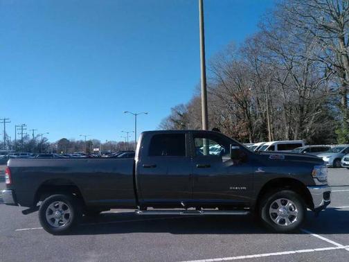 2023 RAM 2500 Big Horn Crew Cab 4x4 8' Box
