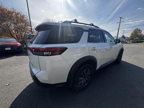 2022 Nissan Pathfinder SV 4WD