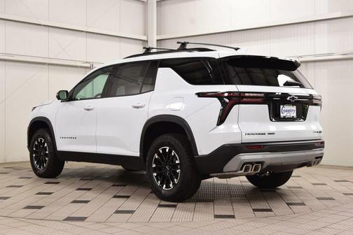 Polar White Tricoat 2026 Chevrolet Traverse AWD Z71