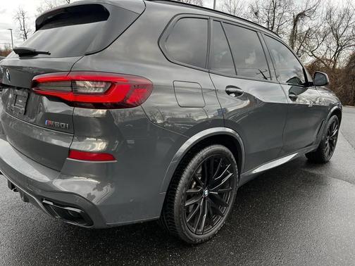 2021 BMW X5 M50i
