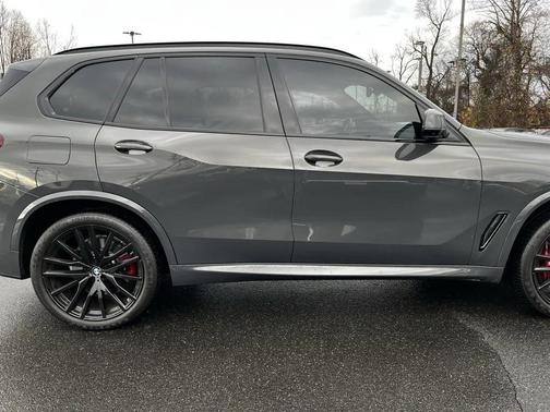 2021 BMW X5 M50i