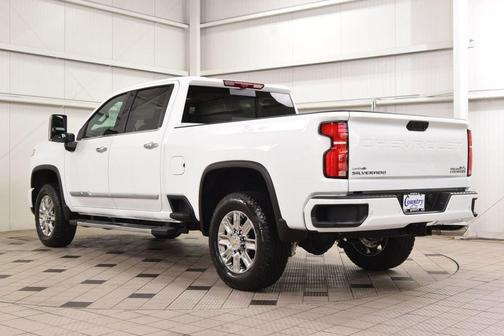 Summit White 2026 Chevrolet Silverado 2500 High Country