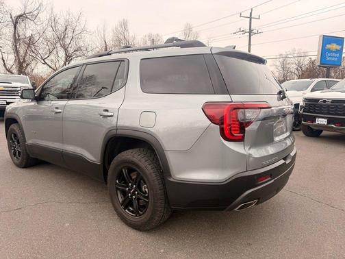 2023 GMC Acadia AWD AT4