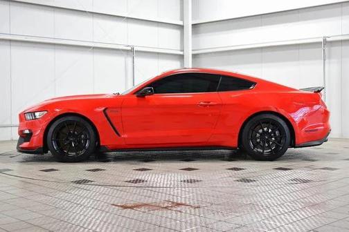2017 Ford Shelby GT350 Base