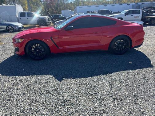 2017 Ford Shelby GT350 Base