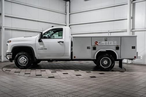 2025 Chevrolet Silverado 3500 WT