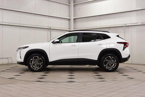 Summit White 2026 Chevrolet Trax LT
