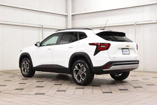 Summit White 2026 Chevrolet Trax LT