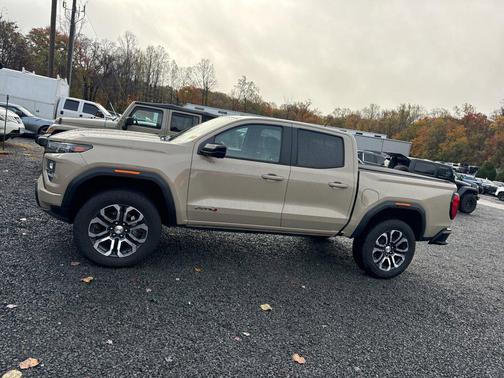 2023 GMC Canyon AT4