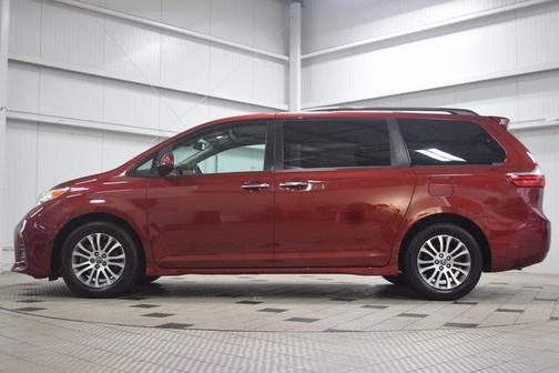 2019 Toyota Sienna XLE Premium