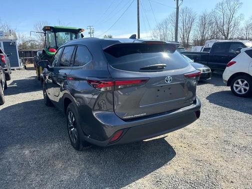 2024 Toyota Highlander Hybrid XLE