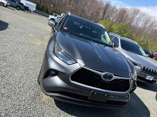 2024 Toyota Highlander Hybrid XLE