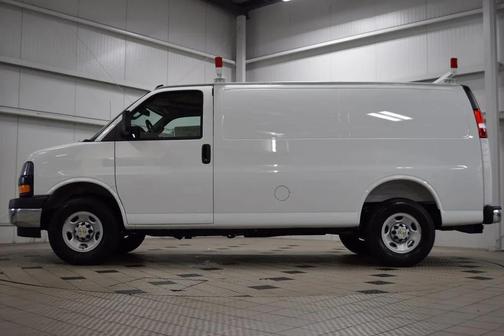 2025 Chevrolet Express 2500 RWD 2500 Regular Wheelbase WT