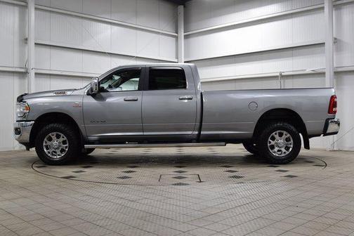 2024 RAM 3500 Laramie Crew Cab 4x4 8' Box