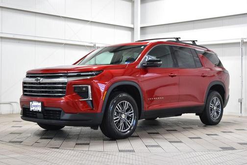 Radiant Red Tintcoat 2026 Chevrolet Traverse LT