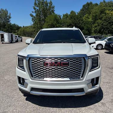 White Frost Tricoat 2023 GMC Yukon XL Denali
