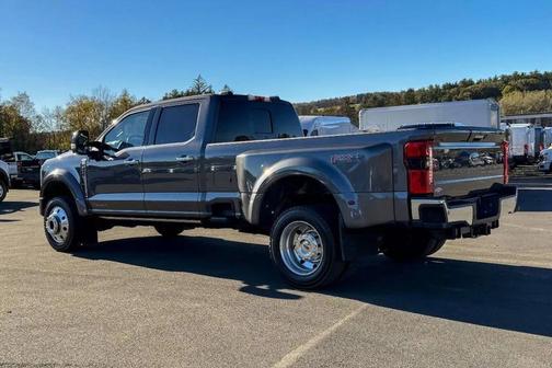 2023 Ford F-450 Lariat
