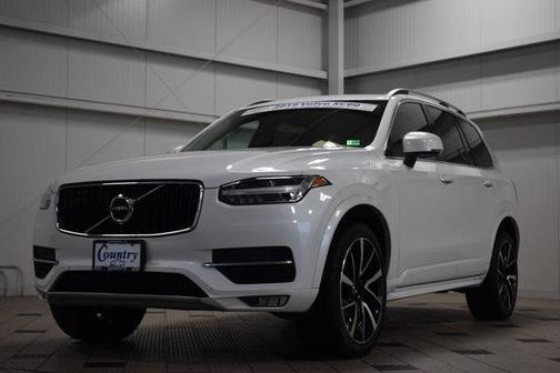 2019 Volvo XC90 T6 Momentum