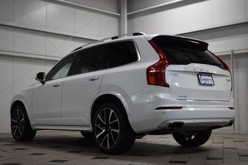 2019 Volvo XC90 T6 Momentum