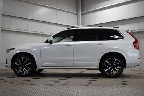 2019 Volvo XC90 T6 Momentum