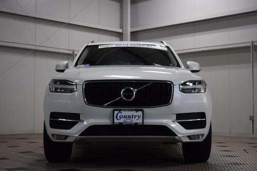 2019 Volvo XC90 T6 Momentum