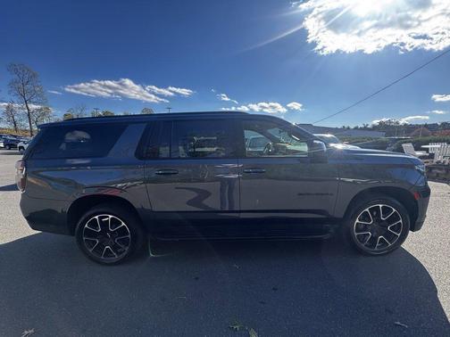 2021 Chevrolet Suburban RST