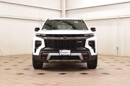 Polar White Tricoat 2026 Chevrolet Traverse AWD Z71