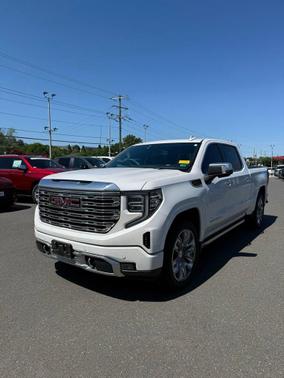 White Frost Tricoat 2023 GMC Sierra 1500 Denali