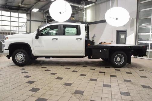 Summit White 2026 Chevrolet Silverado 3500 WT