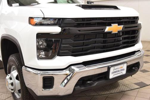 Summit White 2026 Chevrolet Silverado 3500 WT