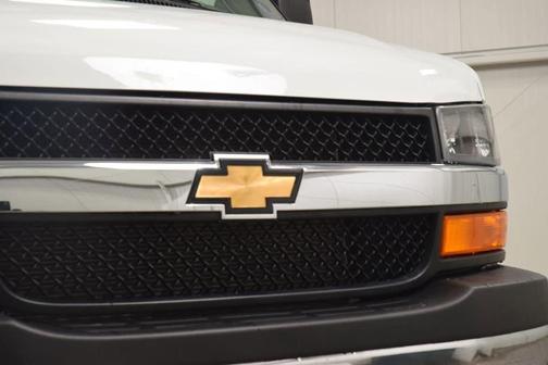 Summit White 2024 Chevrolet Express 3500 RWD 3500 Extended Wheelbase LT