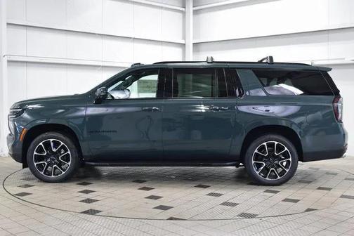 2025 Chevrolet Suburban RST