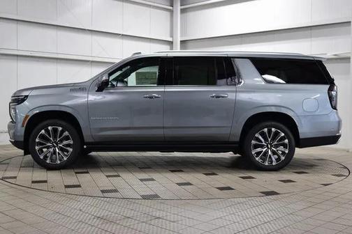 2025 Chevrolet Suburban 4WD High Country