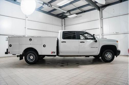 2025 Chevrolet Silverado 3500 WT