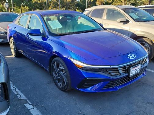 2025 Hyundai ELANTRA SEL Convenience