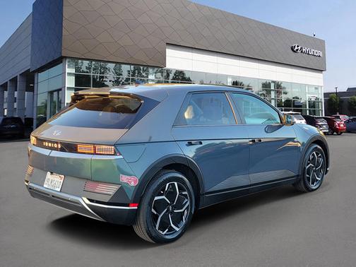 2024 Hyundai IONIQ 5 SE