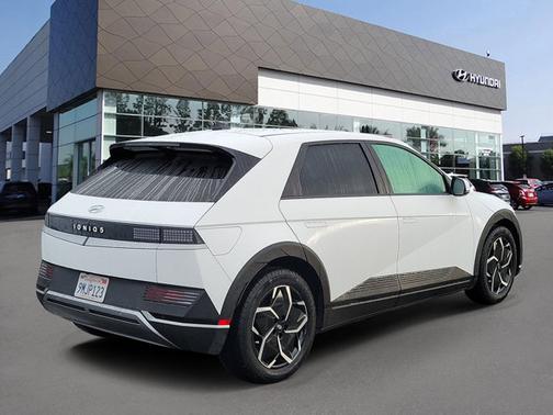 2024 Hyundai IONIQ 5 SE