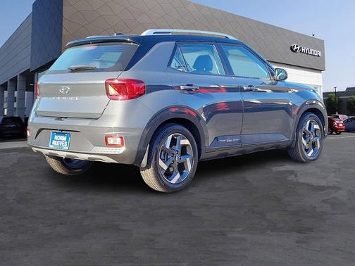 2023 Hyundai VENUE Limited