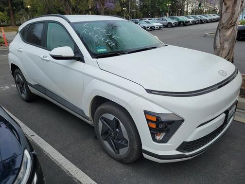 White 2024 Hyundai KONA EV SEL